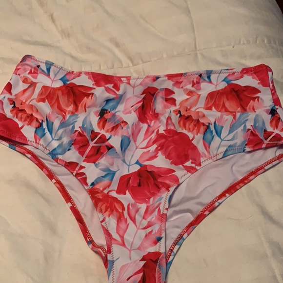 Women’s red halter tankini - Picture 7 of 8